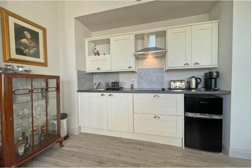 Apartment Beside West Ground Floor *